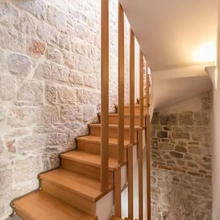 Maris Konukevi 4*